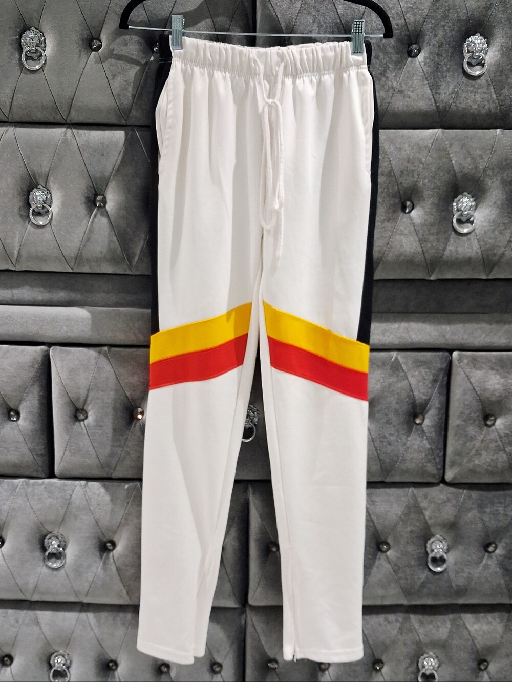 Henry & William white sweatpants with red and yellow stripes Pockets Drawstring